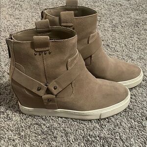 Women's Tan Ankle Boots